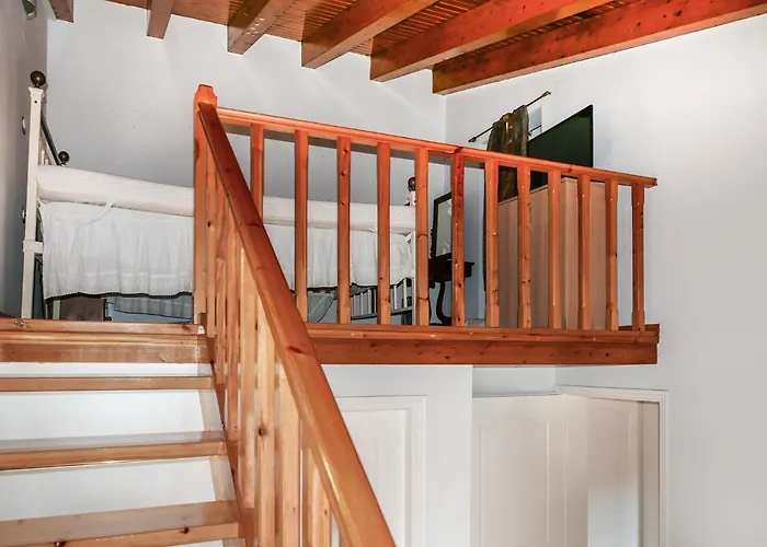 Lovely 2 Bedroom Condo In Corfu Anemomilos